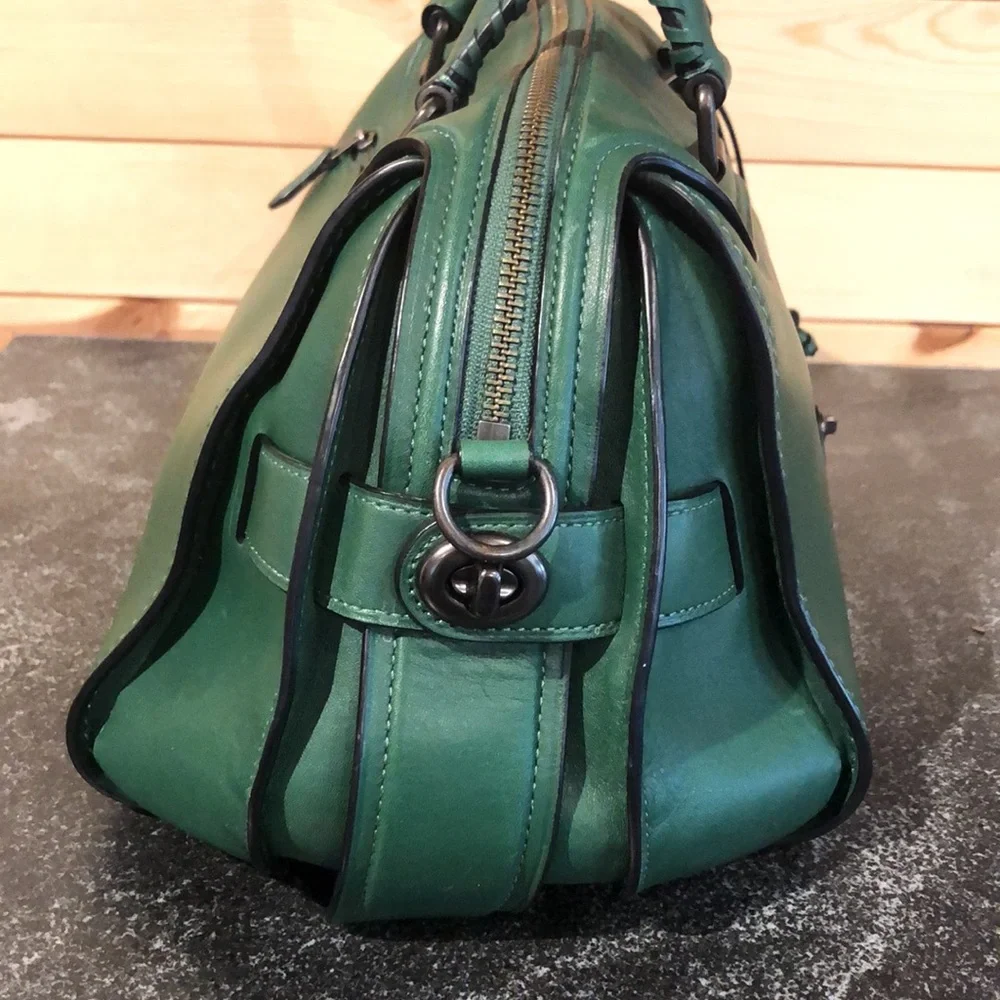 🛑SOLD🛑Racing Green Coach Ace! - Picture 5 of 14